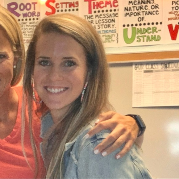 Meet your Posher, Lauren - Picture 1 of 1